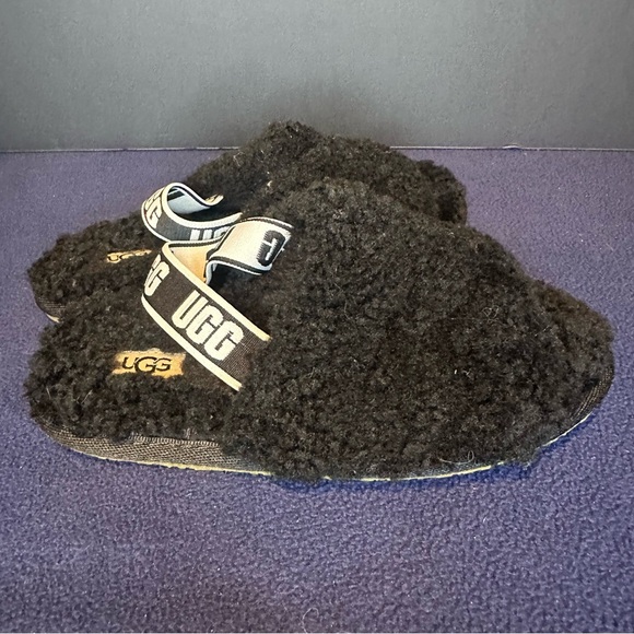 UGG Black Kids Slippers - Picture 2 of 5